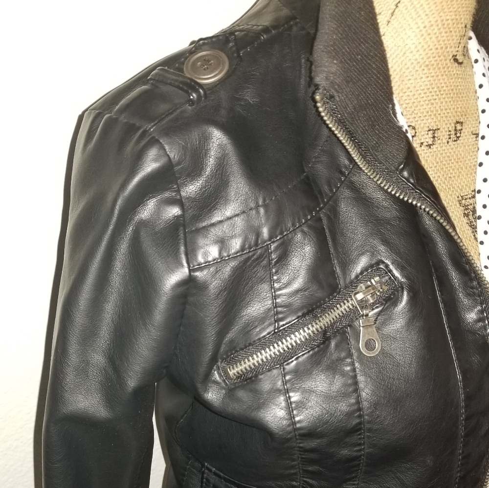 Leather jacket - Picture 2 of 4